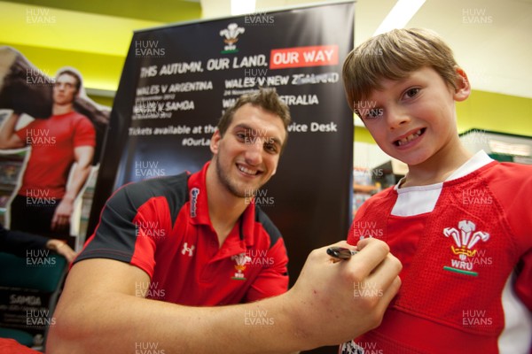 260812 - Wales Rugby captain Sam Warburton attends a signing session at TESCOS in Penarth Marina