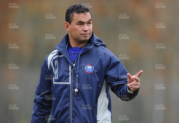 141112 - Samoa Rugby Training -Samoa assistant coach Pat Lam during training