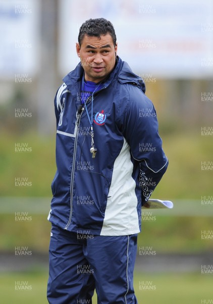 141112 - Samoa Rugby Training -Samoa assistant coach Pat Lam during training