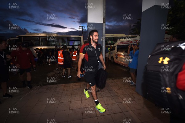 230617 - Samoa v Wales - Josh Navidi arrives