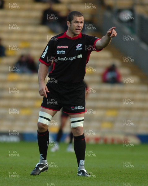 08.10.06 - Saracens v Cardiff Blues - EDF Energy Cup - Saracens Andy Farrell in action against the Cardiff Blues 