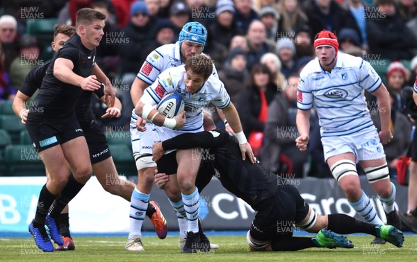 091218 - Saracens v Cardiff Blues - European Rugby Champions Cup - Blaine Scully of Cardiff Blues is tackled by Schalk Burger of Saracens