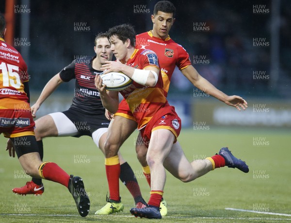 270118 - Saracens v Dragons - Anglo Welsh Cup - Adam Beard of Saracens runs with the ball 
