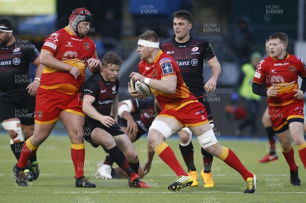 270118 - Saracens v Dragons - Anglo Welsh Cup - Callum Morris of Dragons runs with the ball cross field 