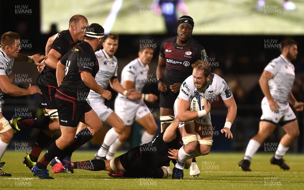 211017 - Saracens v Ospreys - European Rugby Champions Cup - Alun Wyn Jones of Ospreys is tackled by Jackson Wray of Saracens