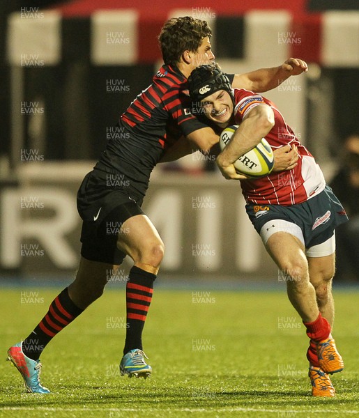 171113 - Saracens v Scarlets - LV= Cup - Chris Knight of Scarlets is tackled by Tim Streather of Saracens 