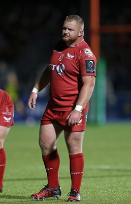 221016 - Saracens v Scarlets - European Rugby Champions Cup - Samson Lee of Scarlets