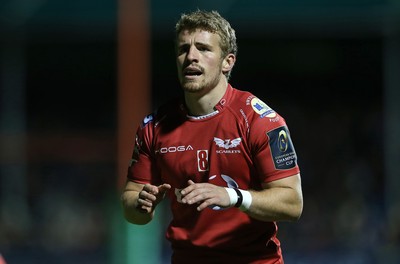 221016 - Saracens v Scarlets - European Rugby Champions Cup - Jonathan Evans of Scarlets