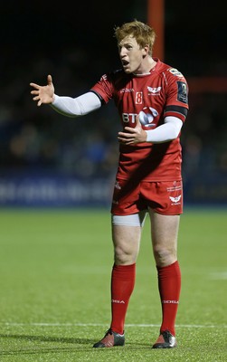 221016 - Saracens v Scarlets - European Rugby Champions Cup - Rhys Patchell of Scarlets