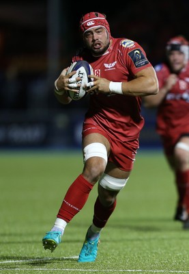 221016 - Saracens v Scarlets - European Rugby Champions Cup - Josh Macleod of Scarlets