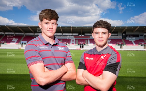 100718 - Scarlets Academy Players - Jac Price, left, and Osian Knott
