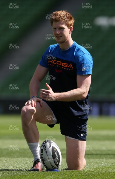 260517 - Scarlets depart Cardiff for Dublin ahead of their PRO12 Final - Rhys Patchell during training