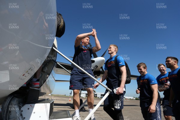 260517 - Scarlets depart Cardiff for Dublin ahead of their PRO12 Final - James Davies boards the plane