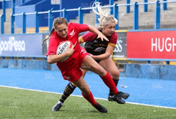 010919 - Scarlets v RGC, WRU Women's Regional Championship - Caitlin Lewis of Scarlets touches down to score try