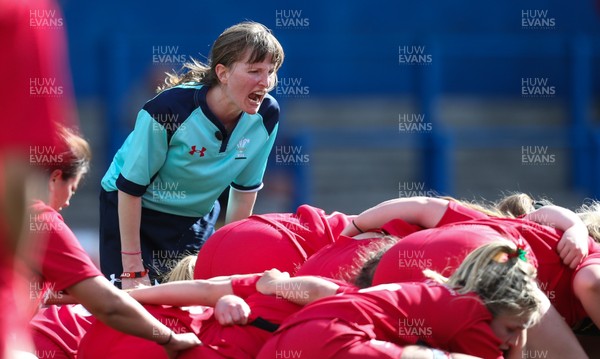 010919 - Scarlets v RGC, WRU Women's Regional Championship - Referee Francesca Martin during the match