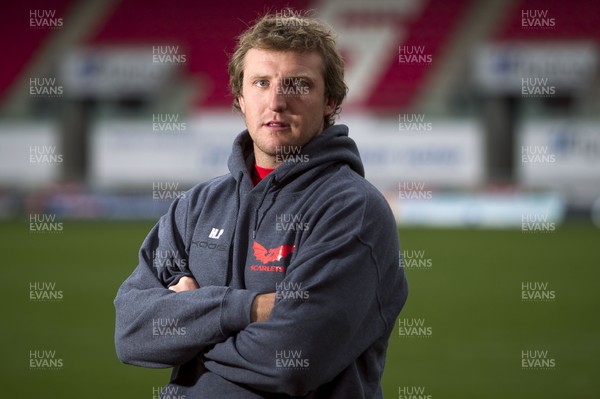 041214 - Scarlets new signing Hadleigh Parkes at Parc y Scarlets 