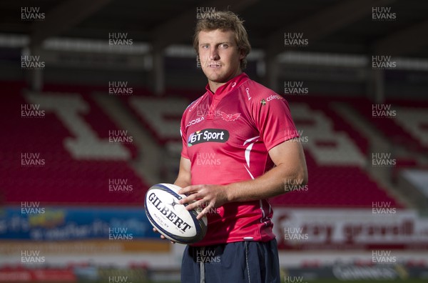 041214 - Scarlets new signing Hadleigh Parkes at Parc y Scarlets 