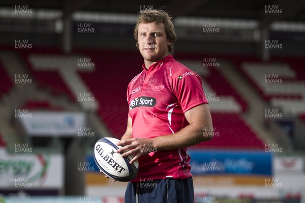 041214 - Scarlets new signing Hadleigh Parkes at Parc y Scarlets 