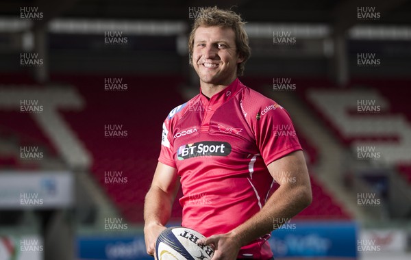 041214 - Scarlets new signing Hadleigh Parkes at Parc y Scarlets 
