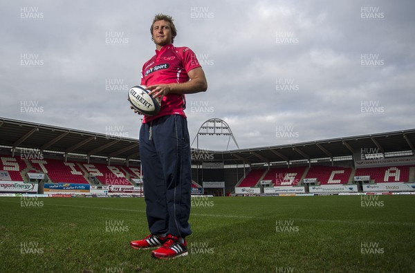 041214 - Scarlets new signing Hadleigh Parkes at Parc y Scarlets 