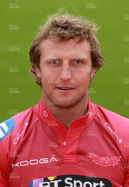 041214 - Scarlets new signing Hadleigh Parkes at Parc y Scarlets 