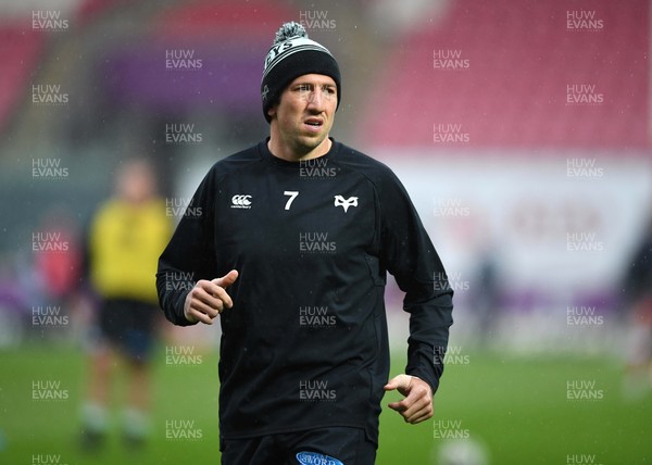 080521 - Scarlets v Ospreys - Guinness PRO14 Rainbow Cup - Justin Tipuric of Ospreys during the warm up