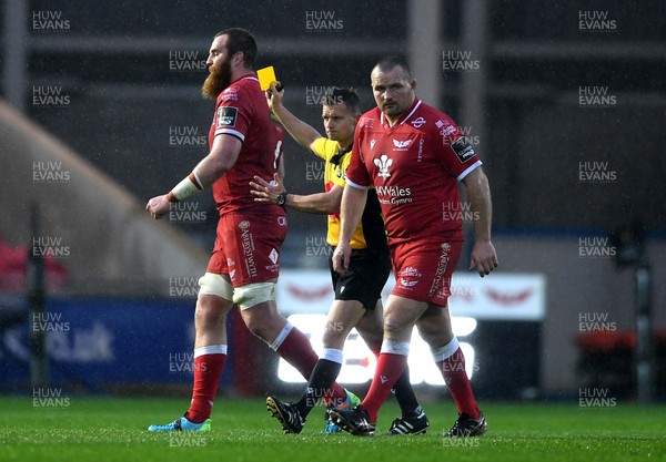 080521 - Scarlets v Ospreys - Guinness PRO14 Rainbow Cup - Jake Ball of Scarlets (left) is shown a yellow card by Referee Ben Blain