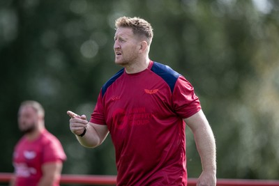 060925 - Scarlets Preseason Friendlies - Scarlets play preseason friendlies v Regional SRC Clubs Llandovery RFC and Carmarthen Quins RFC - Scarlets forwards coach Bradley Davies  