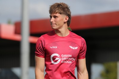 060925 - Scarlets Preseason Friendlies - Scarlets play preseason friendlies v Regional SRC Clubs Llandovery RFC and Carmarthen Quins RFC - Ellis Mee of Scarlets pre match  