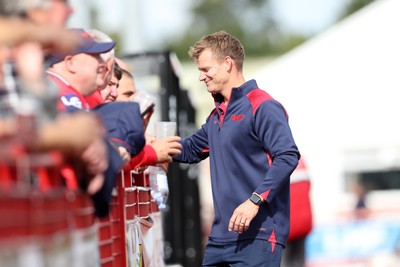 060925 - Scarlets Preseason Friendlies - Scarlets play preseason friendlies v Regional SRC Clubs Llandovery RFC and Carmarthen Quins RFC - Scarlets Head Coach Dwayne Peel chats to fans    