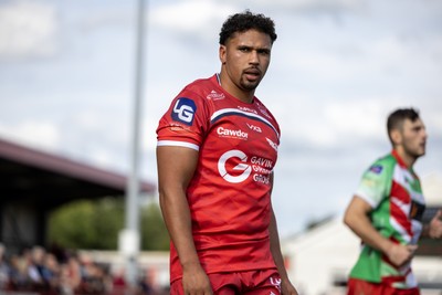 060925 - Scarlets Preseason Friendlies - Scarlets play preseason friendlies v Regional SRC Clubs Llandovery RFC and Carmarthen Quins RFC - Dan Davies of Scarlets   