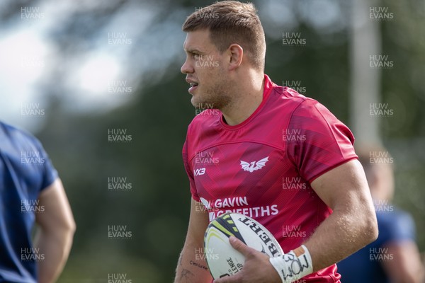 060925 - Scarlets Preseason Friendlies - Scarlets play preseason friendlies v Regional SRC Clubs Llandovery RFC and Carmarthen Quins RFC - Jarroq Taylor of Scarlets in the warm up 