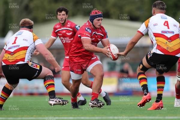 060925 - Scarlets Preseason Friendlies - Scarlets play preseason friendlies v Regional SRC Clubs Llandovery RFC and Carmarthen Quins RFC - Josh Morse of Scarlets on the attack    