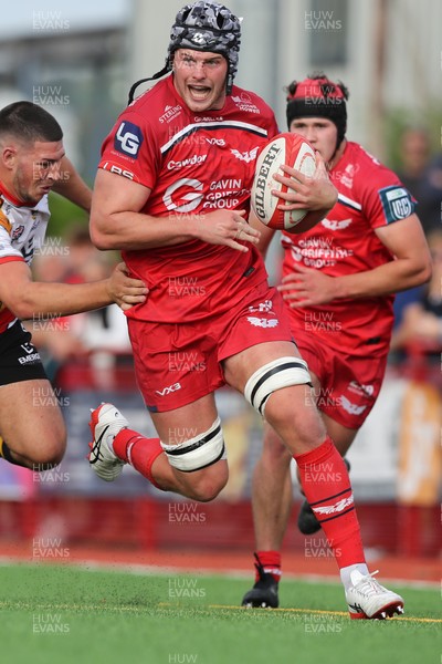 060925 - Scarlets Preseason Friendlies - Scarlets play preseason friendlies v Regional SRC Clubs Llandovery RFC and Carmarthen Quins RFC - Tristan Davies of Scarlets on the charge    