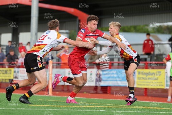 060925 - Scarlets Preseason Friendlies - Scarlets play preseason friendlies v Regional SRC Clubs Llandovery RFC and Carmarthen Quins RFC - Tomi Lewis of Scarlets heads for the Quins line  