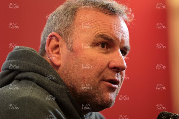 070115 - Scarlets Press Conference - Wayne Pivac talks to the press