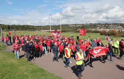 270925 - Scarlets Fans Protest - Scarlets fans march through Llanelli in protest against the Welsh Rugby Union’ s protective plan to get rid of possibly two of the Welsh rugby regions The march finished at Parc y Scarlets ahead of the Scarlets v Munster, United Rugby Championship match