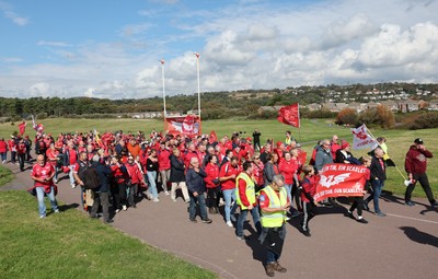 270925 - Scarlets Fans Protest - Scarlets fans march through Llanelli in protest against the Welsh Rugby Union’ s protective plan to get rid of possibly two of the Welsh rugby regions The march finished at Parc y Scarlets ahead of the Scarlets v Munster, United Rugby Championship match