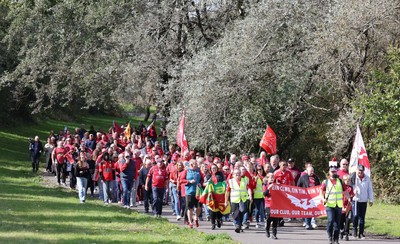 270925 - Scarlets Fans Protest - Scarlets fans march through Llanelli in protest against the Welsh Rugby Union’ s protective plan to get rid of possibly two of the Welsh rugby regions The march finished at Parc y Scarlets ahead of the Scarlets v Munster, United Rugby Championship match