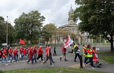 270925 - Scarlets Fans Protest - Scarlets fans march through Llanelli in protest against the Welsh Rugby Union’ s protective plan to get rid of possibly two of the Welsh rugby regions The march finished at Parc y Scarlets ahead of the Scarlets v Munster, United Rugby Championship match