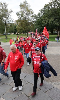 270925 - Scarlets Fans Protest - Scarlets fans march through Llanelli in protest against the Welsh Rugby Union’ s protective plan to get rid of possibly two of the Welsh rugby regions The march finished at Parc y Scarlets ahead of the Scarlets v Munster, United Rugby Championship match