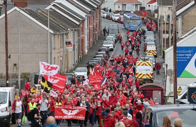 270925 - Scarlets Fans Protest - Scarlets fans march through Llanelli in protest against the Welsh Rugby Union’ s protective plan to get rid of possibly two of the Welsh rugby regions The march finished at Parc y Scarlets ahead of the Scarlets v Munster, United Rugby Championship match