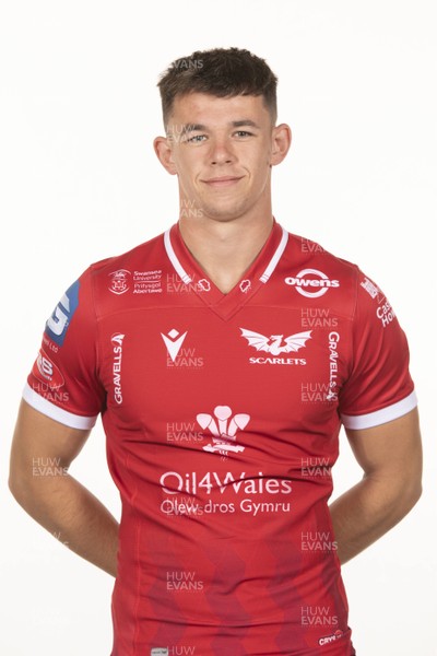 220920 - Scarlets Rugby Squad - Tom Rogers
