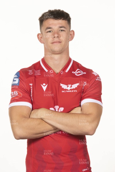 220920 - Scarlets Rugby Squad - Tom Rogers