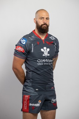 150921 - Scarlets Rugby Squad Headshots - Blade Thomson