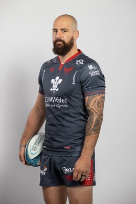 150921 - Scarlets Rugby Squad Headshots - Blade Thomson