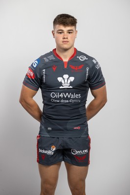 150921 - Scarlets Rugby Squad Headshots - Callum Williams