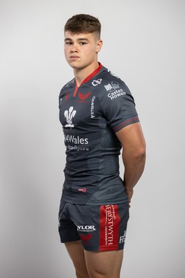 150921 - Scarlets Rugby Squad Headshots - Callum Williams