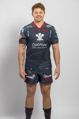 150921 - Scarlets Rugby Squad Headshots - James Davies