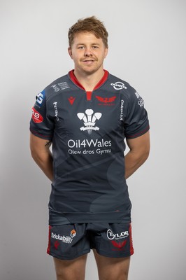 150921 - Scarlets Rugby Squad Headshots - James Davies